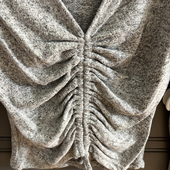 Grey top - Picture 4 of 4